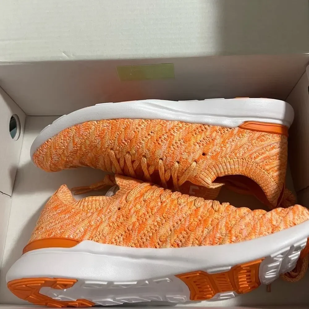 APL Techloom wave sz womens 5.5
